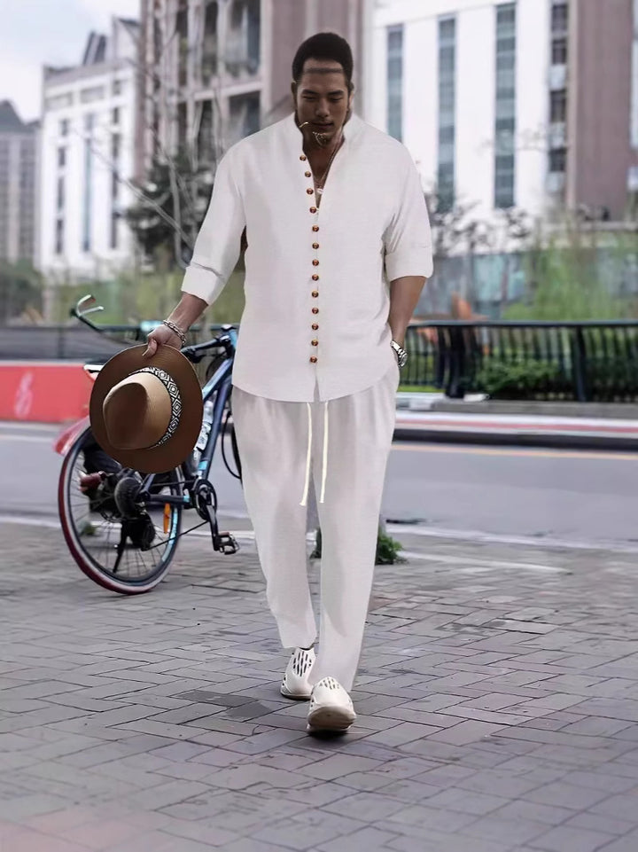 Herren Lässiges Kurzarmhemd mit eleganter Knopfleiste und Freizeit-Hose Echoarchiv