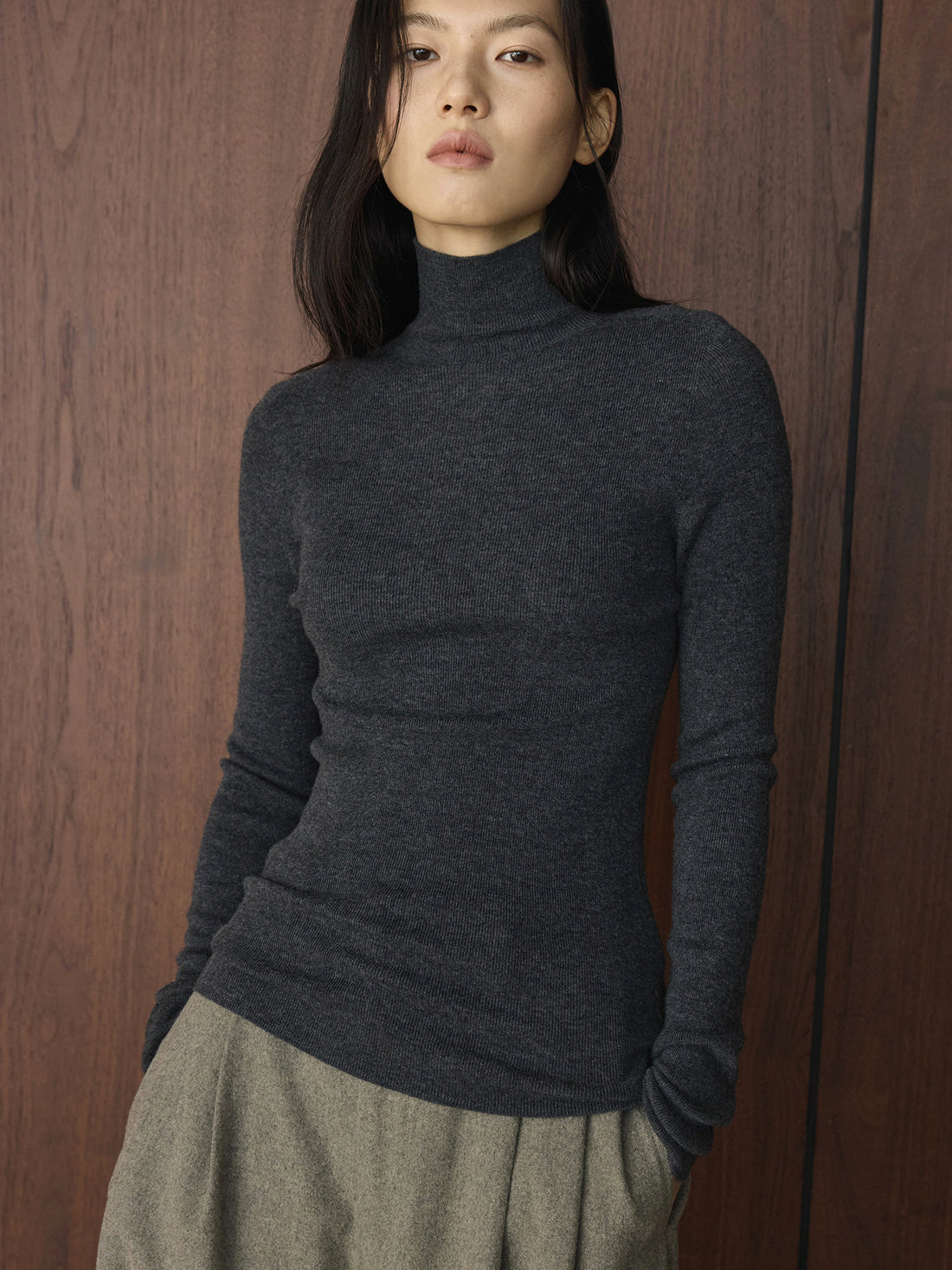 Damen Schmal geschnittener Rollkragenpullover aus Merino‑Mix Feinstrick Echoarchiv