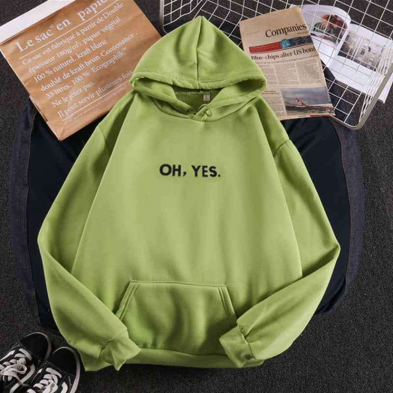 Damen Kapuzenpullover mit weichem Innenfutter, Kängurutasche und dezentem Frontprint – Auréline