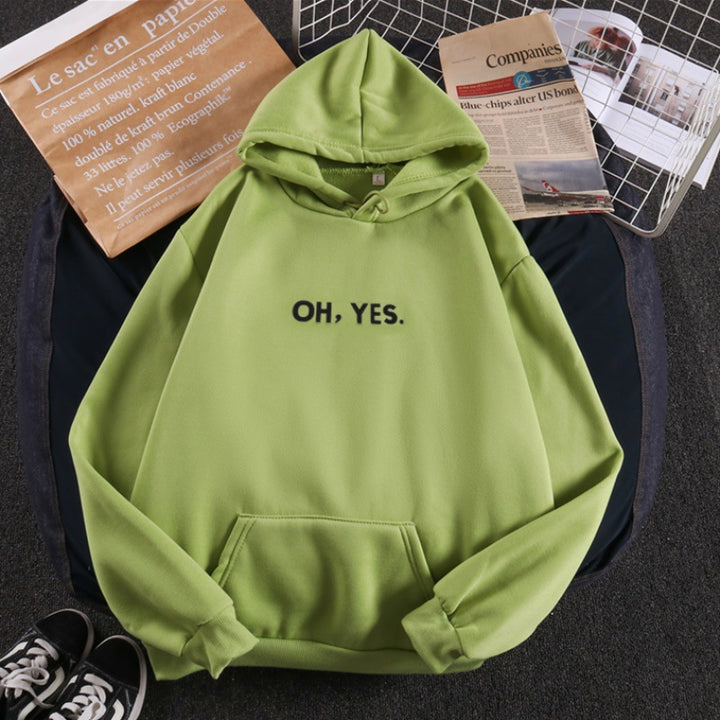 Damen Kapuzenpullover mit weichem Innenfutter, Kängurutasche und dezentem Frontprint – Auréline