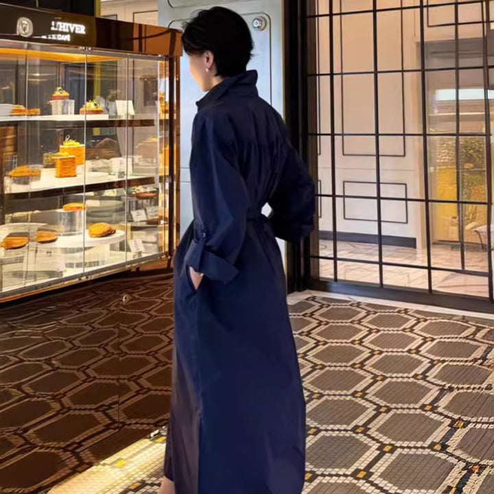 Damen Langes Boxy-Hemdblusenkleid mit hohem Stehkragen und verdeckter Knopfleiste – Valéora