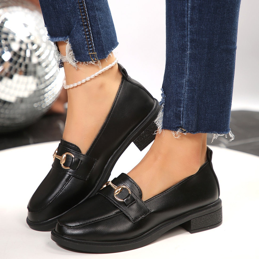 Damen Lackleder-Plateau-Loafer mit goldener Horsebit-Detail und niedrigem Blockabsatz Echo Archiv
