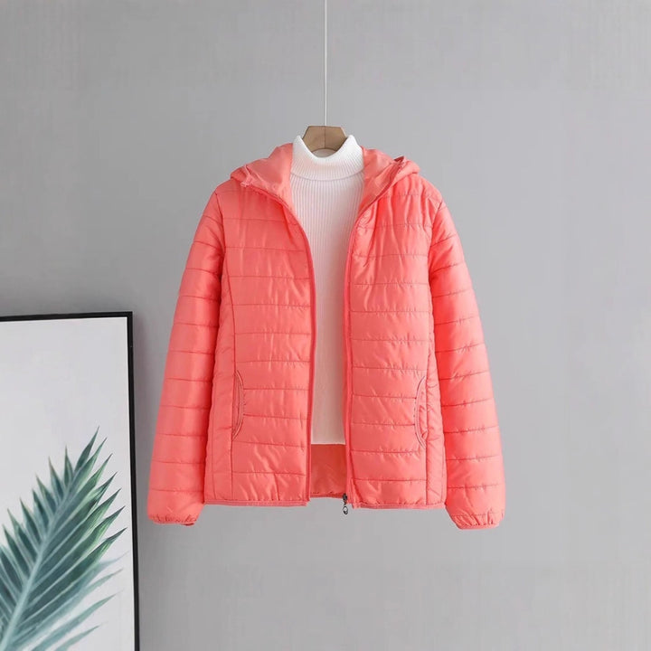 Damen leichte gesteppte Kapuzenjacke mit Thermoisolierung – Célinea