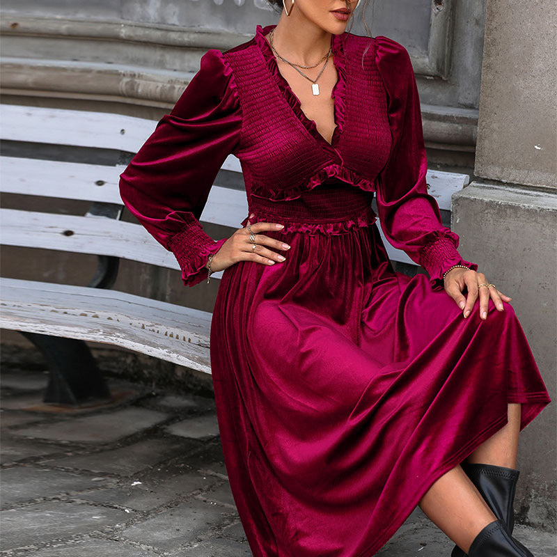 Damen Midikleid mit Rüschendetails und V-Ausschnitt Echo Archiv