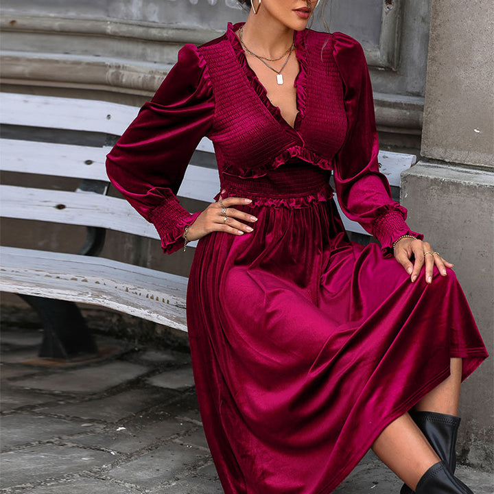 Damen Midikleid mit Rüschendetails und V-Ausschnitt Echo Archiv