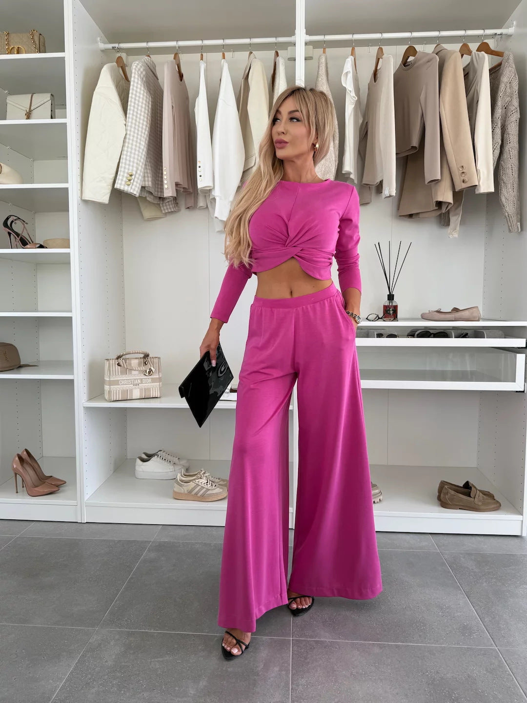 Damen figurnahes Twist-Cropped-Shirt mit weitem High-Waist Palazzo-Hose aus fließendem Jersey – Élanora