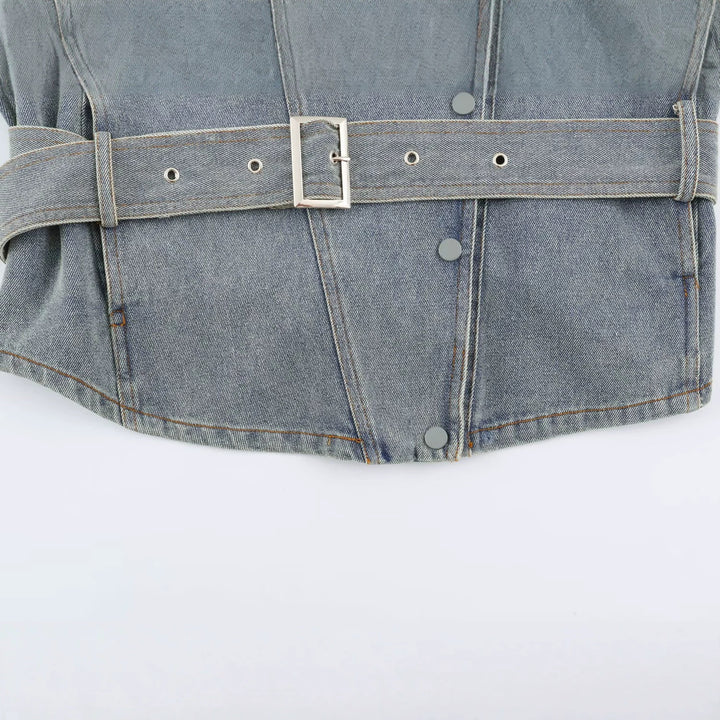Damen Jeansjacke mit Taillengürtel und asymmetrischer Druckknopfleiste Echoarchiv