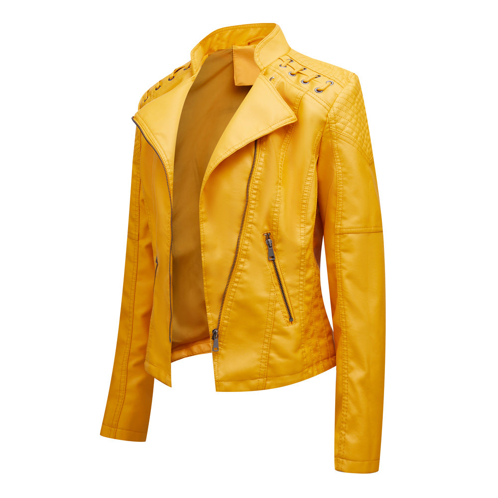 Damen nan taillierte Kunstleder-Bikerjacke mit gesteppter Schulterpartie, asymmetrischem Reißverschluss und Zierösen Echo Archiv