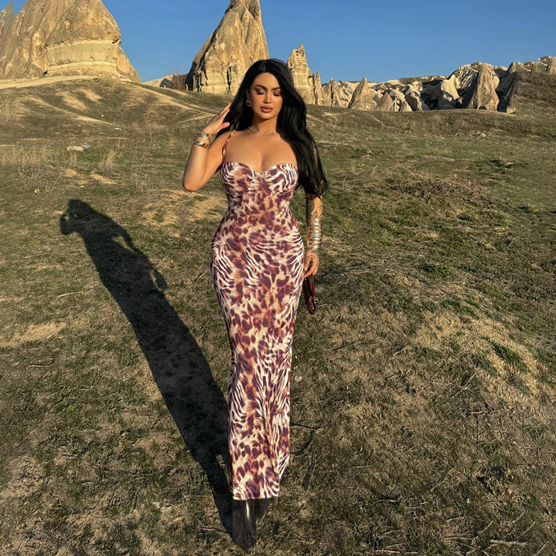 Damen Lange Leoprint-Maxi-Kleid mit trägerlosem Design und figurbetontem Schnitt Echo Archiv