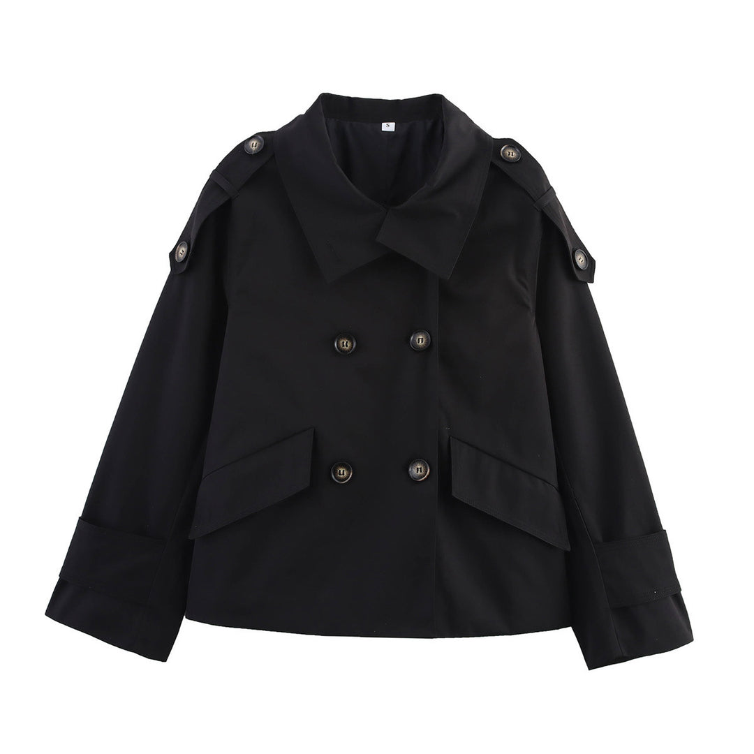 Damen kurzes doppelreihiges Trenchjacke im Boxy-Cut mit Schulterklappen, Pattentaschen und verstellbaren Manschetten – Célinea
