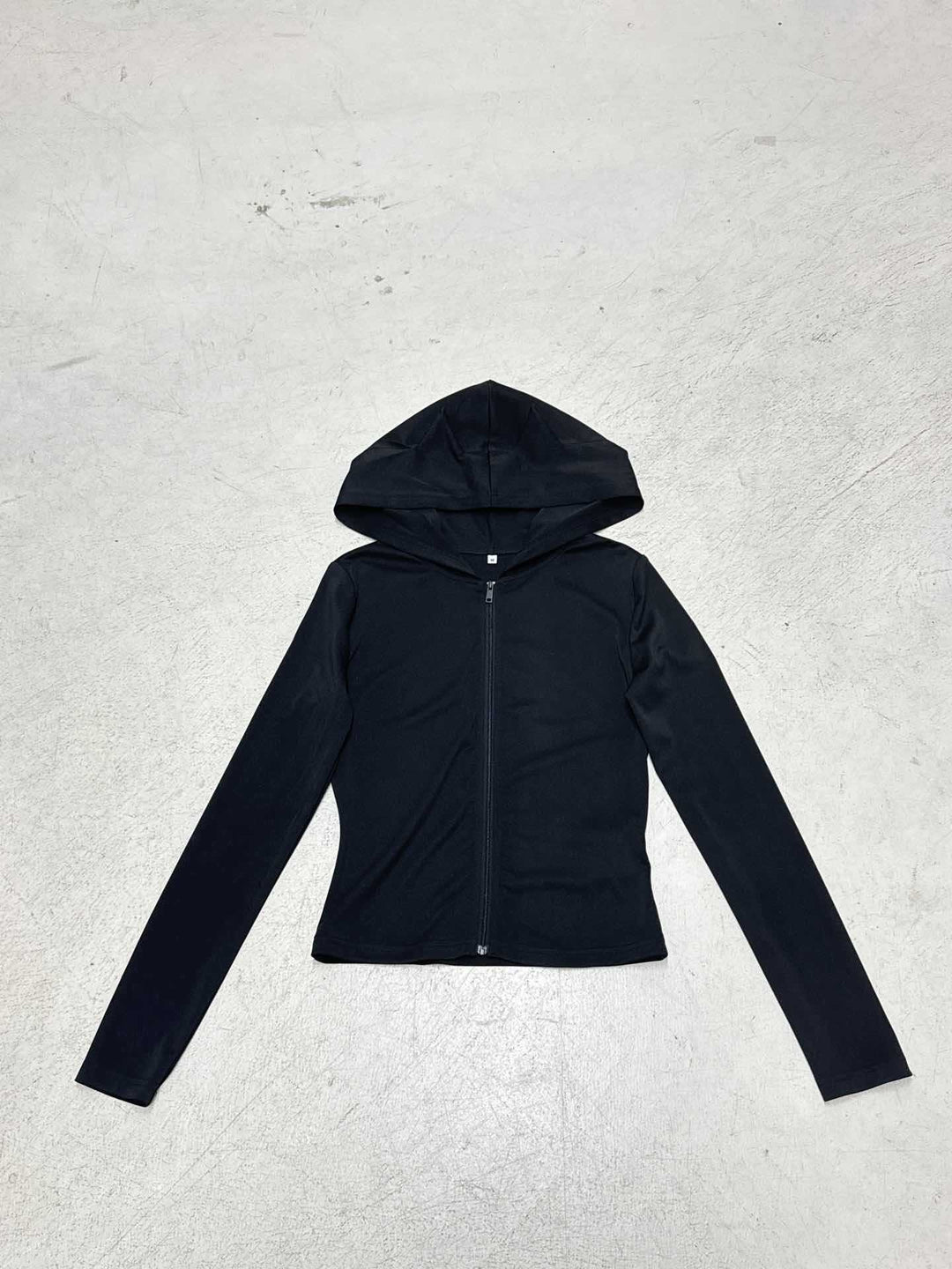 Damen Taillierte Kapuzenjacke mit Reißverschluss und schlanker Silhouette – Auréline