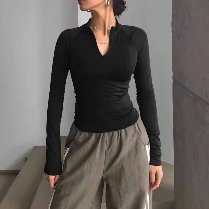 Damen Enganliegendes Sportliches Langarm-Top mit kurzem Stehkragen und V‑Ausschnitt – Avérine