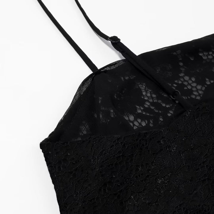 Damen-Spitzen-Camisole mit asymmetrischem Schnitt und dekorativen Trägern Echo Archiv