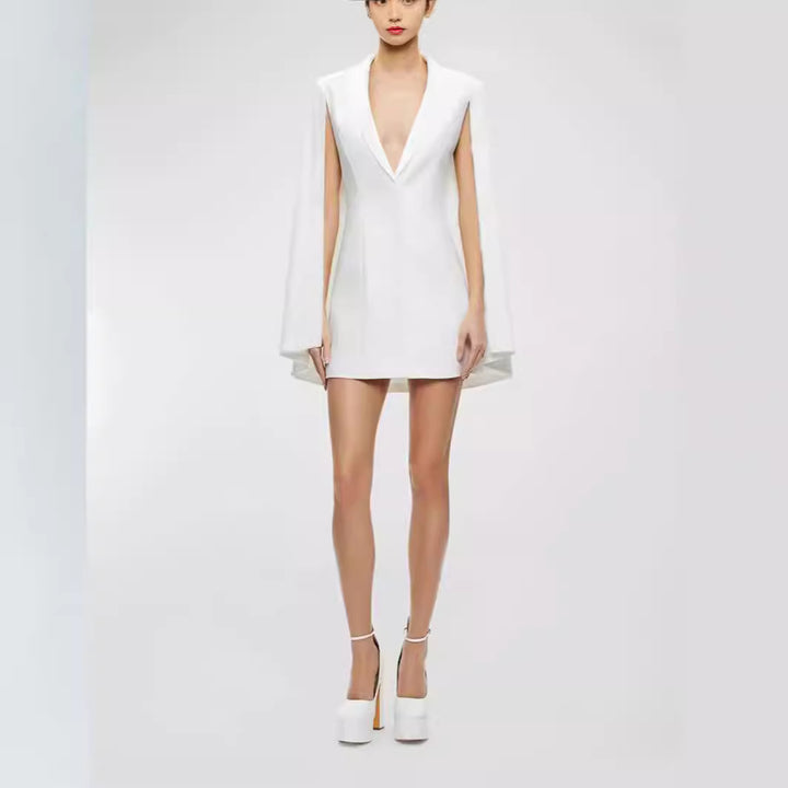 Damen Kurzes Cape-Minikleid mit tiefem V‑Ausschnitt und offenem Arm‑Cape Echoarchiv