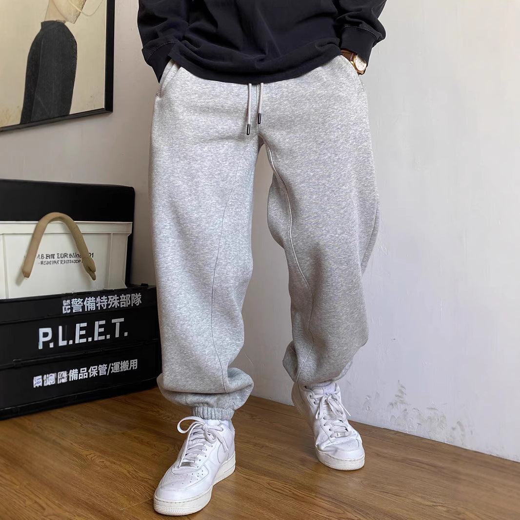 Herren tapered Jogginghose mit markanter Schrittnaht Kordelzug und elastischen Knöchelbündchen – Sorevano