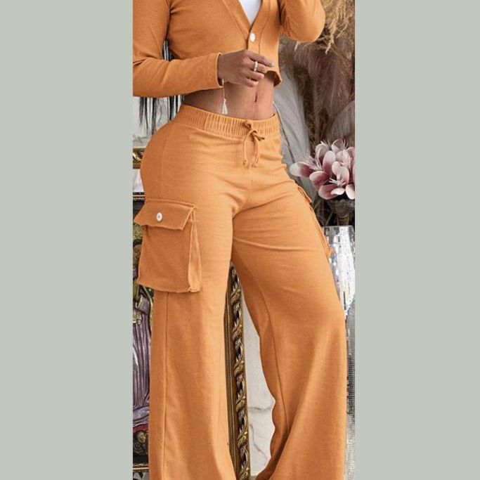 Damen Lounge-Set mit weicher Cargo-Sweathose mit weitem Bein und Cropped-Cardigan – Veloura