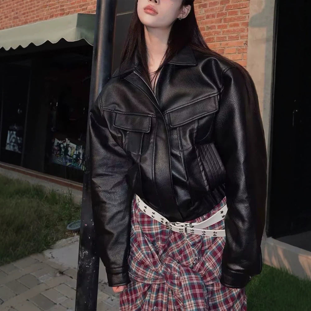 Damen Kurz geschnittene Kunstlederjacke im Boxy Cut mit voluminösen Ballonärmeln Echoarchiv