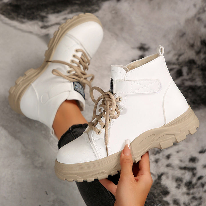 Damen Plateau-Ankleboots mit Klettverschluss, robuster Lug-Sohle und gepolstertem Schaft – Varelle