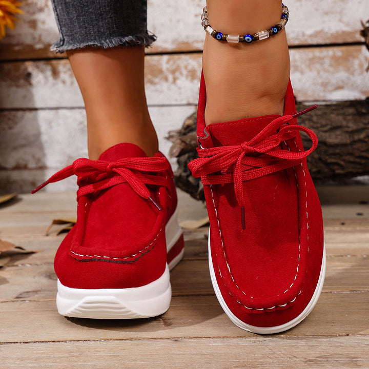 Damen Bequeme Keil‑Plateau‑Sneaker mit Wildlederoptik und gepolstertem Komfortfußbett – Névara