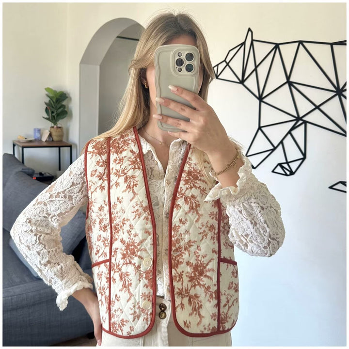 Damen Gesteppte Weste im Landhausstil mit floraler Toile‑Optik und Eingrifftaschen Echo Archiv