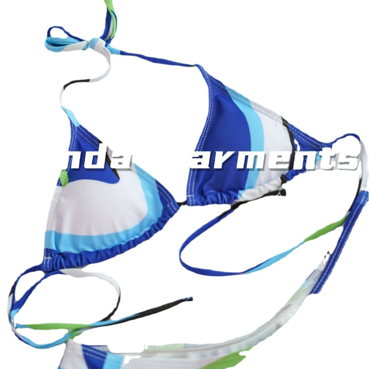 Damen Bikini-Set mit modischem Wickelrock und sportlichem Oberteil Echo Archiv