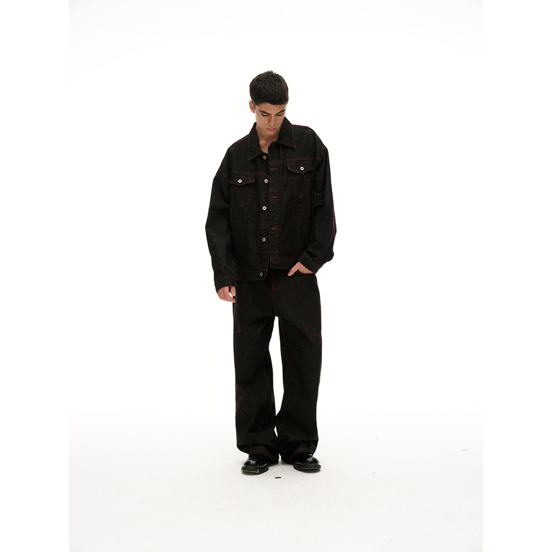 Herren Boxy‑Denimjacke mit roten Kontrastnähten und Metallknöpfen Echoarchiv