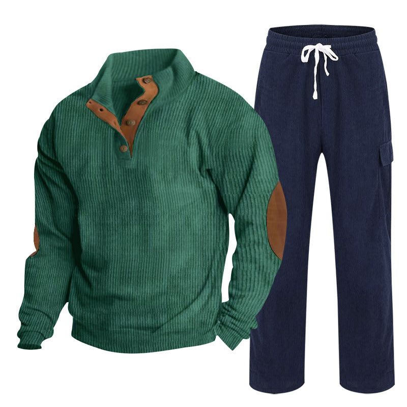 Herren nan Strick-Freizeitset mit Knopfleiste und Ellenbogenaufnähern sowie Cord-Cargohose Echo Archiv