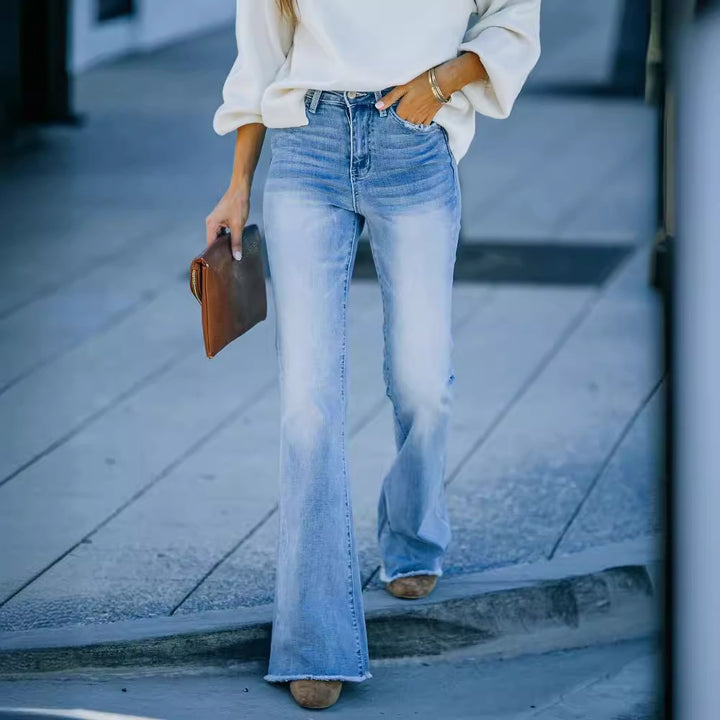Damen nan Highwaist-Schlagjeans mit offenem Saum und figurformender Passform Echo Archiv