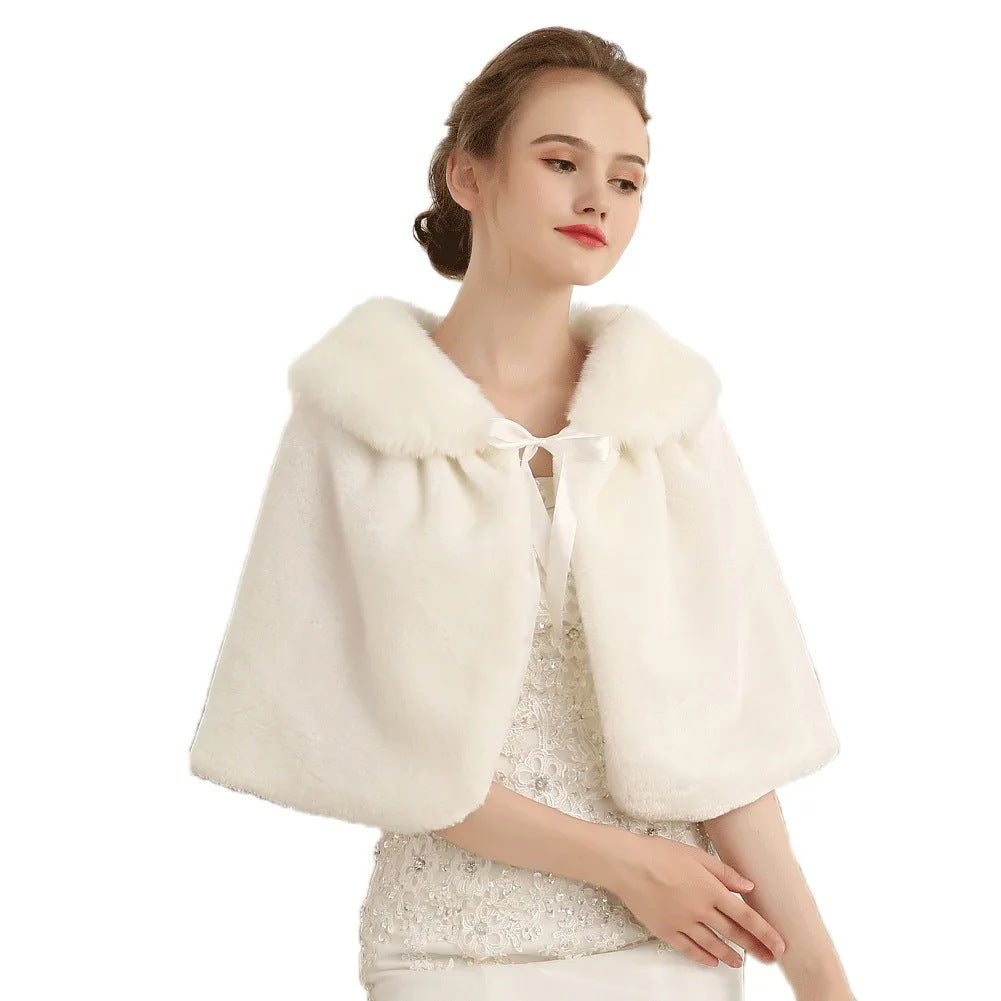 Damen Elegantes Kunstpelz‑Capelet mit Schleifenverschluss und weitem Umlegekragen Echo Archiv
