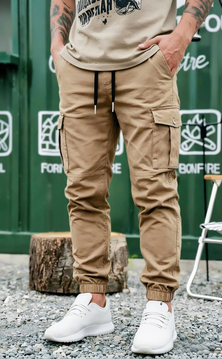 Herren Tapered Cargo-Jogginghose mit Tunnelzug, elastischen Bündchen & Mehrfachtaschen Echo Archiv