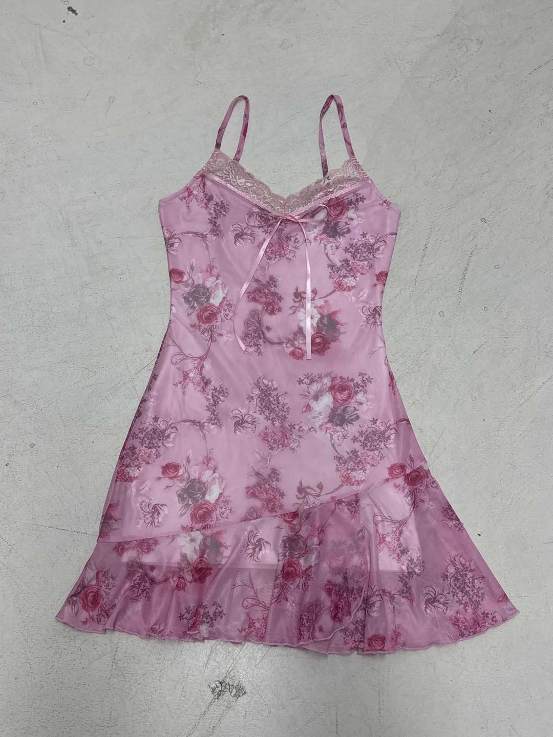Damen verführerisches Nachthemd mit romantischen Spitzenakzenten und floralem Design Echo Archiv