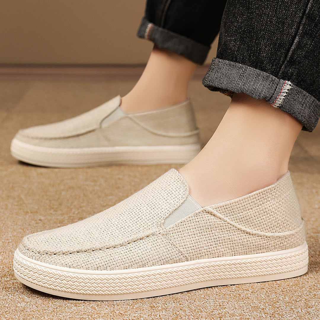 Damen nan gestrickter Slip-On-Freizeitschuh mit elastischem Einstieg und strukturierter Plateausohle Echo Archiv