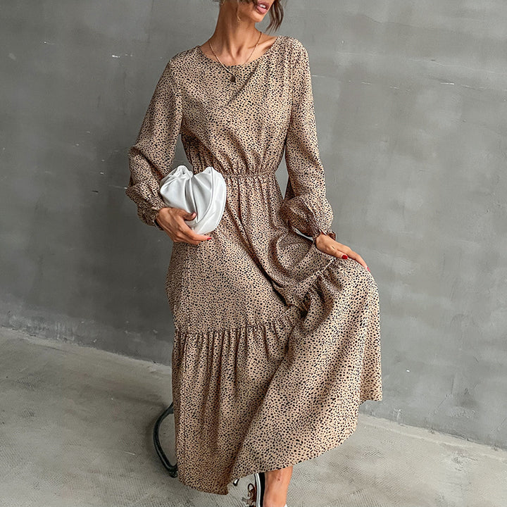 Damen Langes Stufenmaxikleid mit elastischer Taillenraffung und feinem Punkteprint Echoarchiv