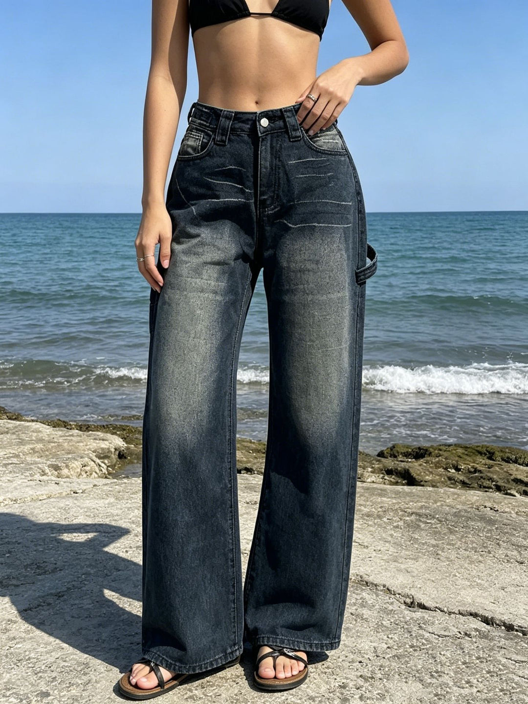 Damen nan weite High‑Waist Carpenter-Denimhose mit Utility-Seitentasche und ausgestelltem Bein Echo Archiv
