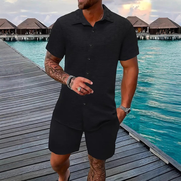 Herren modisches Sommer-Outfit mit strukturiertem Design und kurzen Ärmeln Echoarchiv