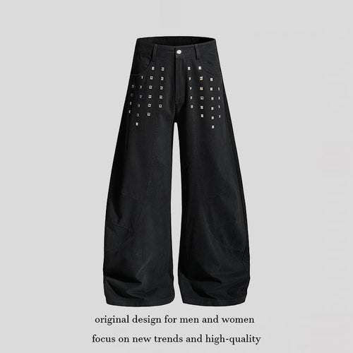 Damen Weite Culotte-Cargohose mit hohem Bund und Metallnieten, tiefer Schritt und aufgesetzten Taschen Echoarchiv