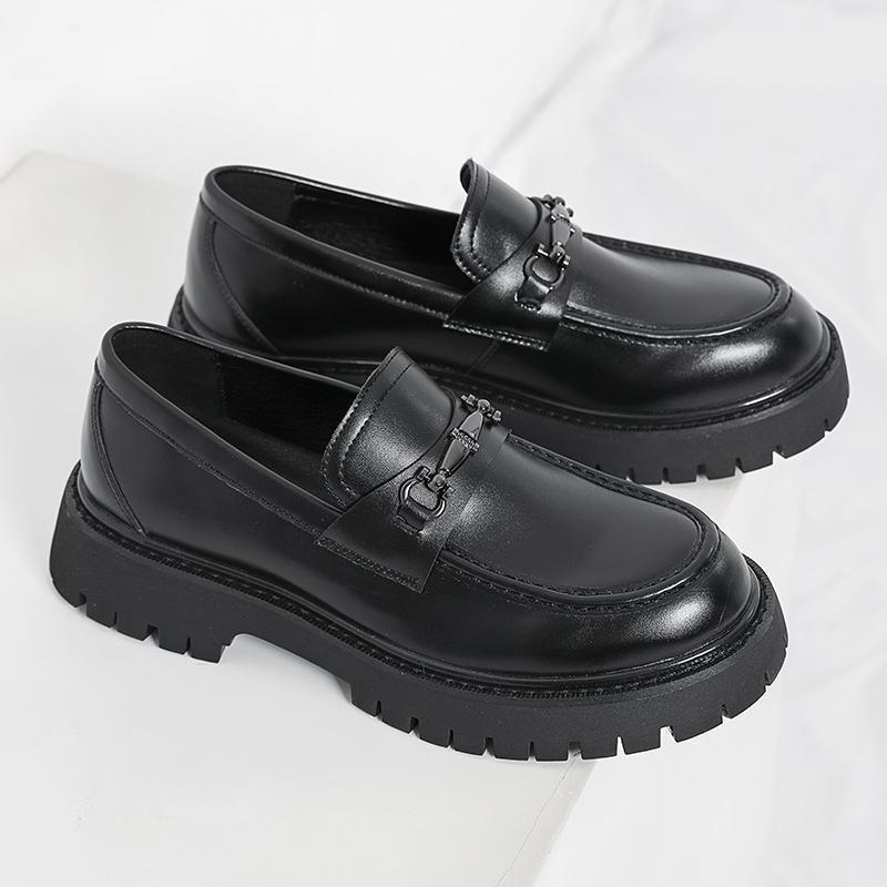 Herren Modische Loafers mit robustem Sohlenprofil und edler Schnallenverzierung Echoarchiv
