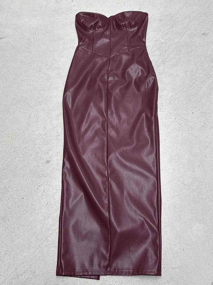 Damen figurbetontes Kunstlederkleid mit herzförmigem Ausschnitt und elegantem Schnitt Echo Archiv