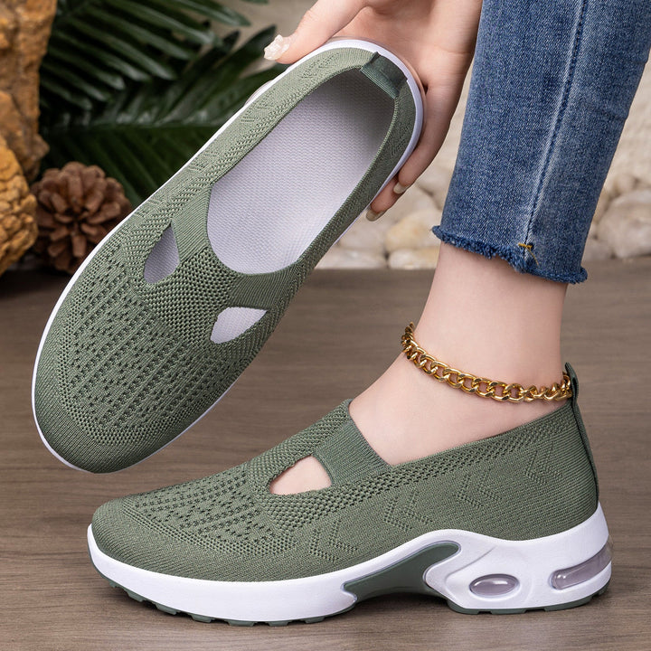 Damen Sportliche Slip-On Sneakers mit komfortabler Strobel-Konstruktion und atmungsaktivem Obermaterial Echo Archiv