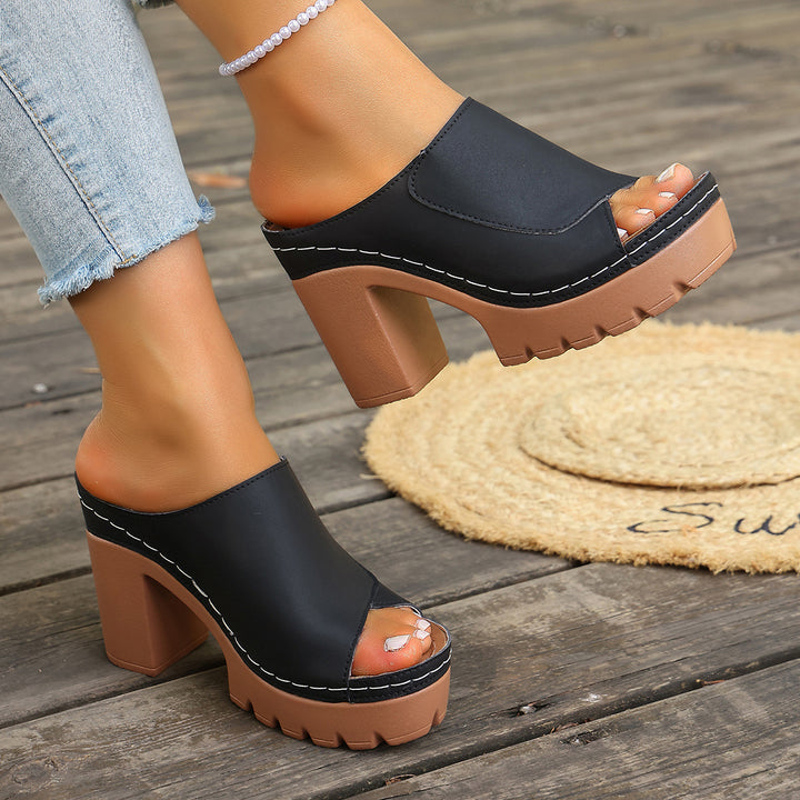 Damen Plateau-Mule mit grober Profilsohle, offener Zehenpartie und blockigem Absatz – Sorelia