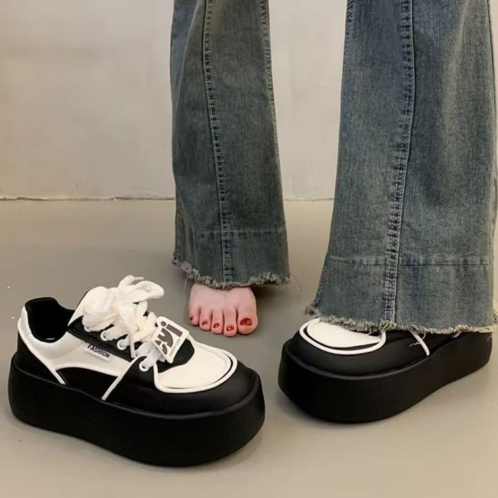 Damen modische Plateau Sneakers mit eleganten Ziernähten und dämpfender Sohle Echo Archiv