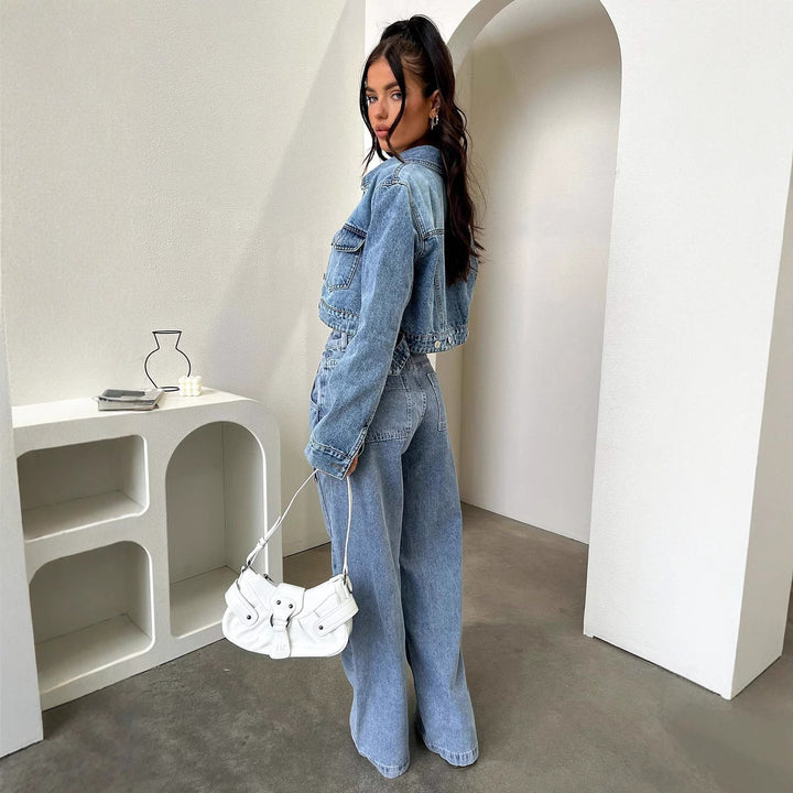 Damen nan High‑Waist Utility-Denimhose mit aufgesetzten Knie-Patches, Cargo‑Taschen und weitem Schlag Echo Archiv