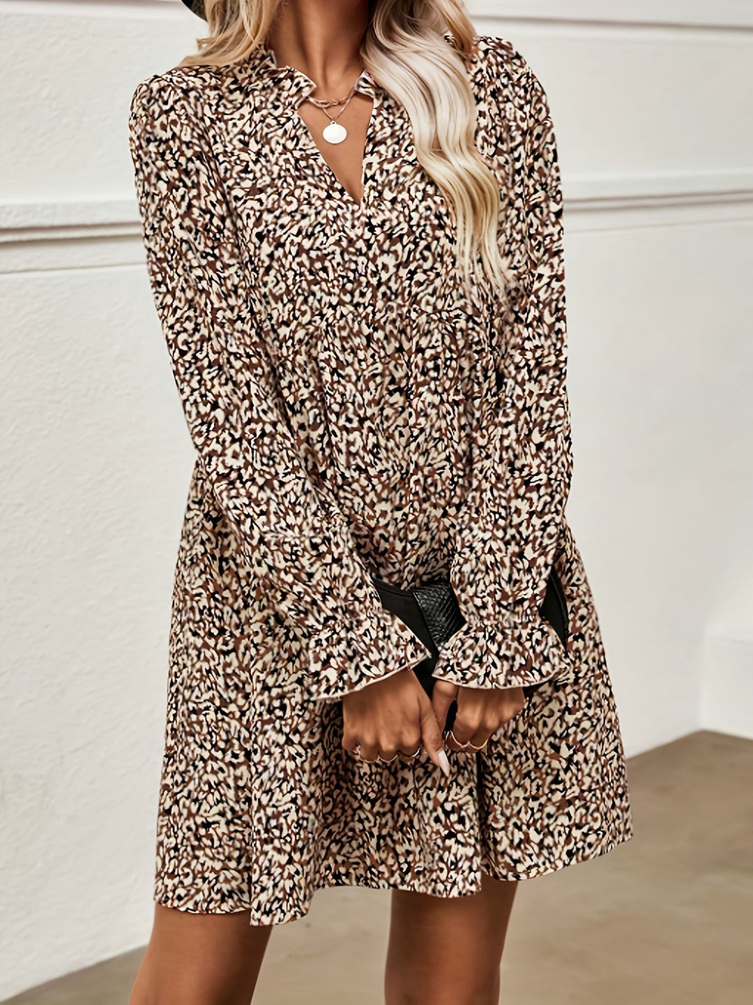 Damen Lockeres Chiffon-Minikleid mit V-Ausschnitt und Volantärmeln Echoarchiv
