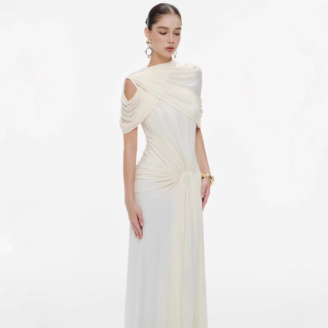 Damen elegantes Maxikleid mit innovativen Drapierungsdetails und asymmetrischem Oberteil Echo Archiv