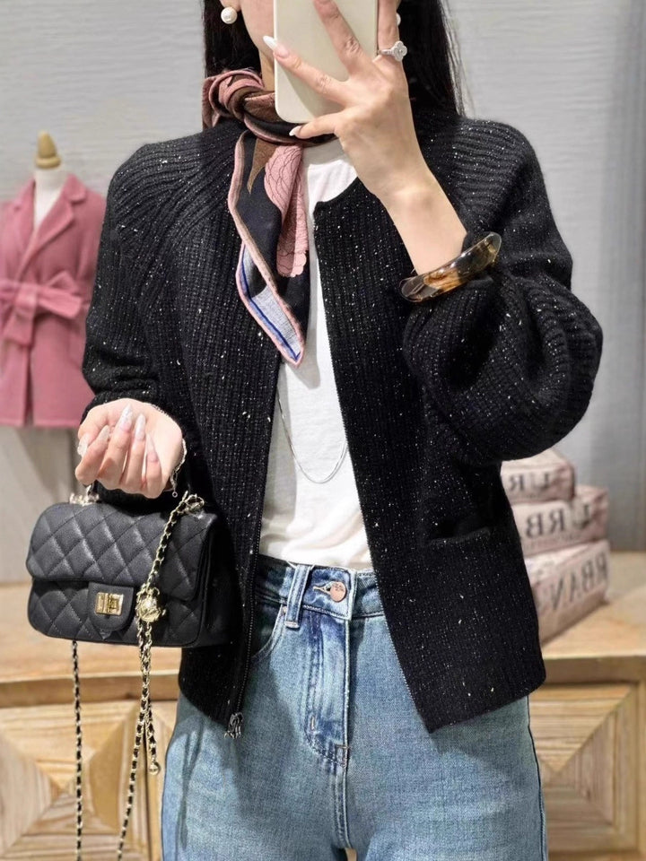 Damen Kurzgeschnittene kastige Strickjacke mit geripptem Feinstrick Ballonärmeln und aufgesetzten Eingrifftaschen Echoarchiv