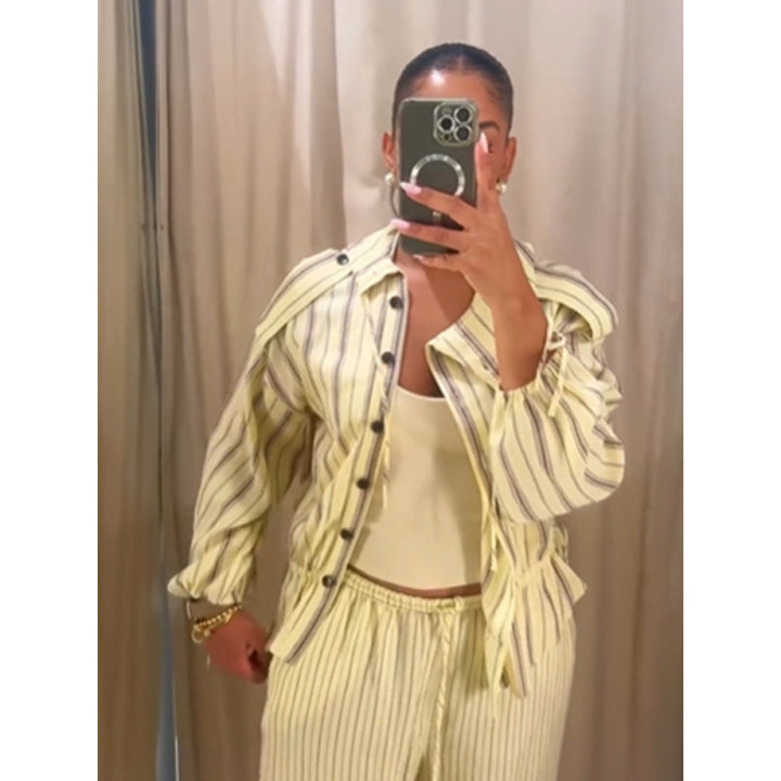 Damen Gestreiftes Zweiteiliges Loungewear-Set mit Oversize-Hemdjacke und Tunnelzug-Hose Echoarchiv