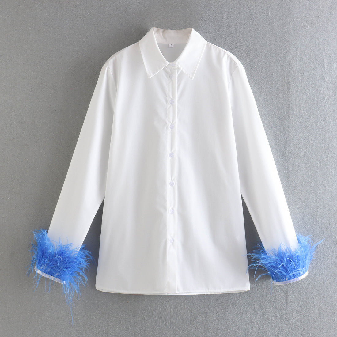 Damen Elegante Baumwollbluse mit Federbesatz an Manschetten und klassischem Hemdkragen Echo Archiv