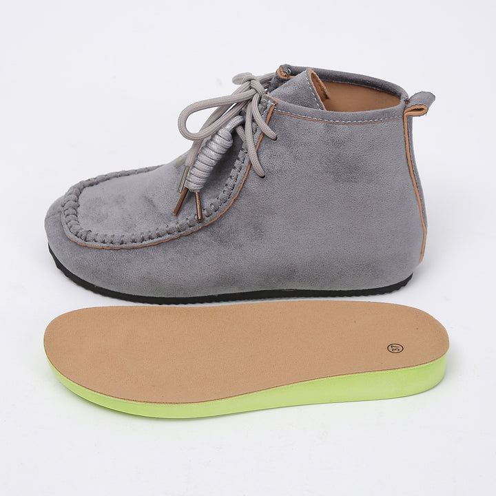 Damen Velours‑Mokassin‑Stiefelette mit handgenähter Ziernaht und Quasten‑Schnürung Echo Archiv