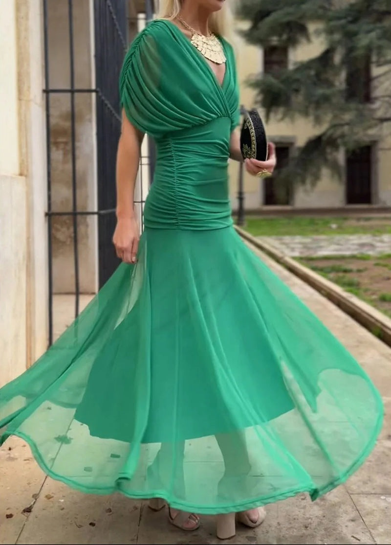 Damen nan elegantes bodenlanges Abendkleid mit drapierter Schulterpartie und luftiger Chiffon-Rock Echo Archiv