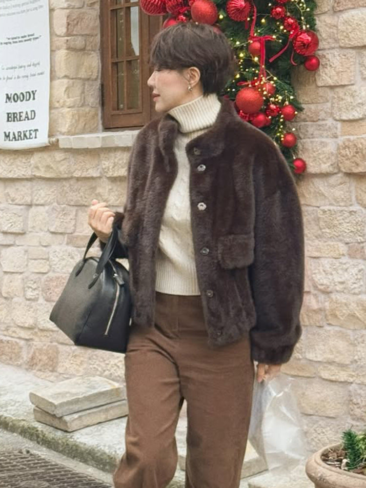 Damen Kurzjacke im Teddy‑Fauxfur mit Boxy‑Silhouette und aufgesetzter Tasche Echoarchiv